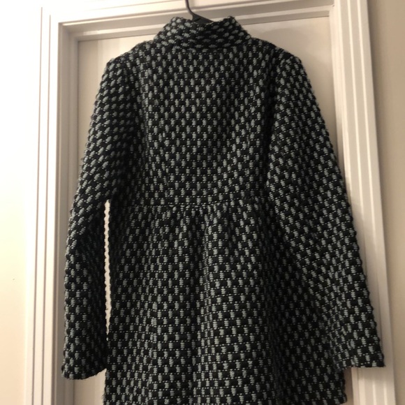 Cute jacket! Does have some unthreading in a couple places - Picture 7 of 9